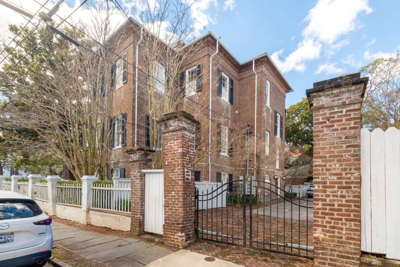 214 Calhoun Street Photo 38