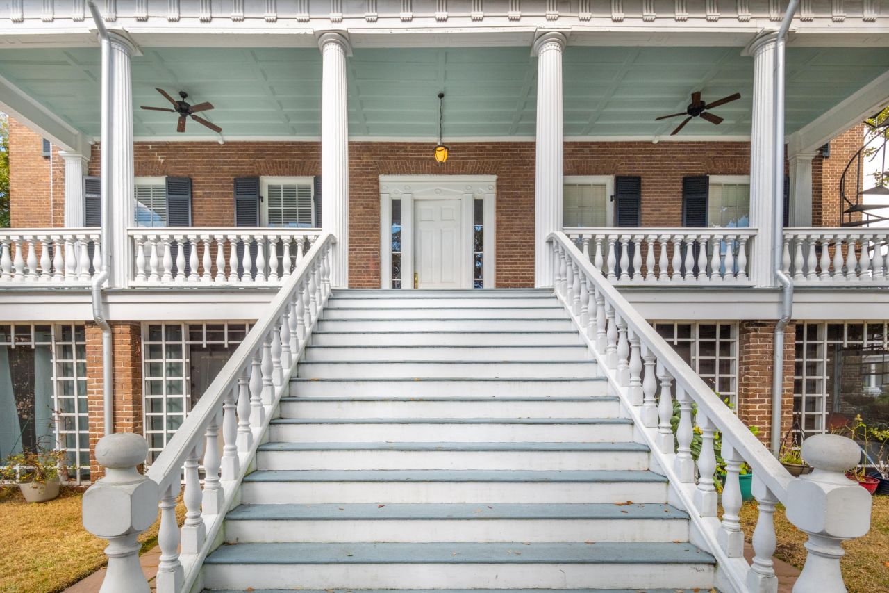 214 Calhoun Street Photo 4