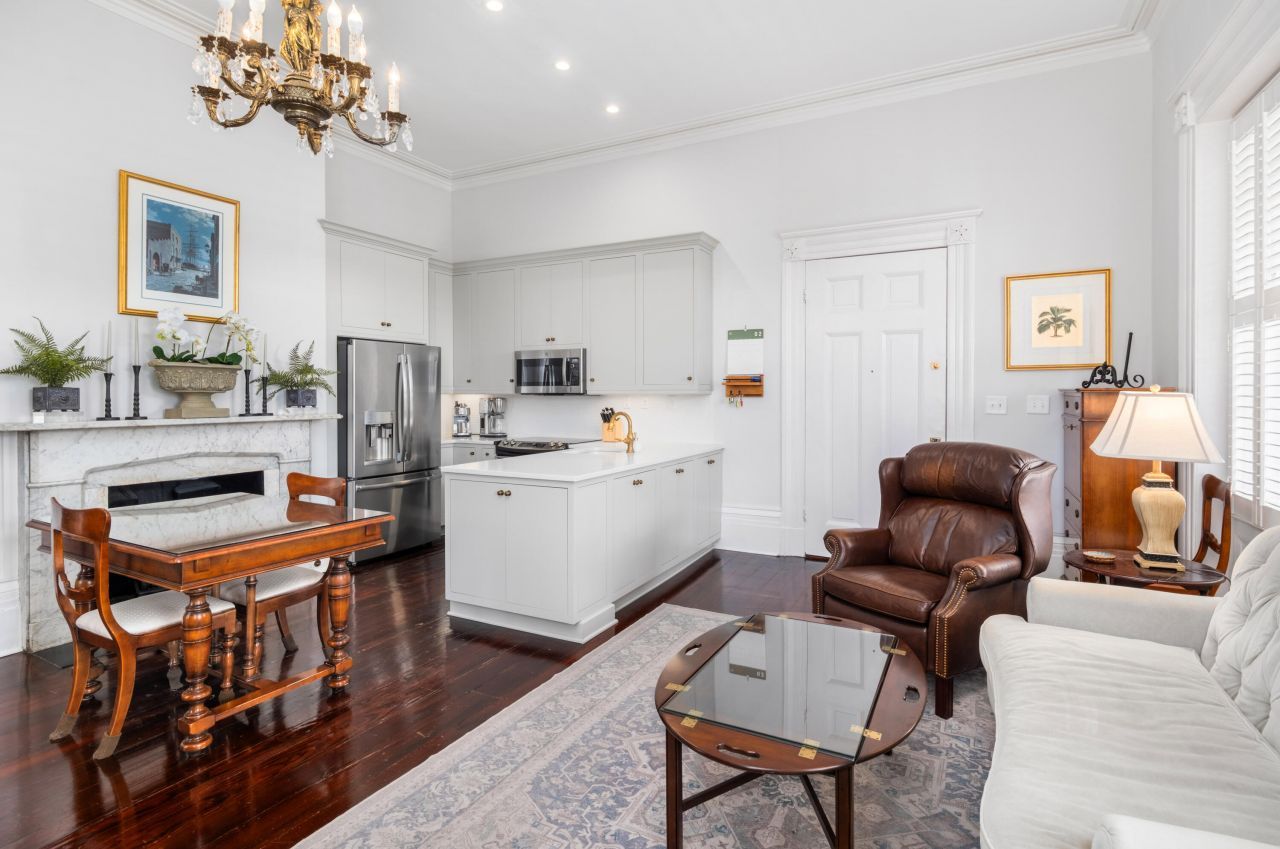 214 Calhoun Street Photo 9