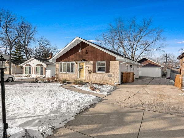 138 N Elmwood Avenue, Wood Dale, IL 60191