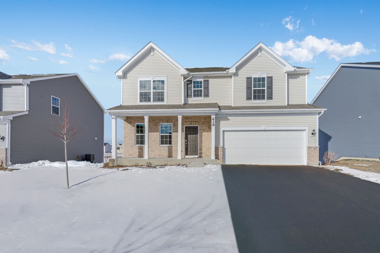 377 Danforth Drive, Oswego, IL 60543 Main Photo