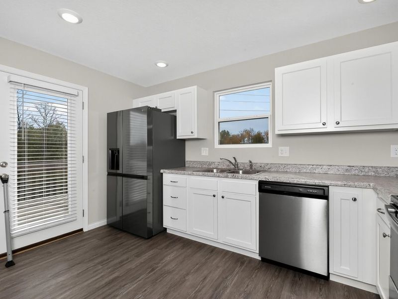 931 Shadowridge Drive, Elsmere, KY 41018 Photo 2