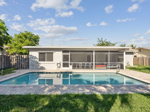 428 SE 2nd Street, Deerfield Beach, FL 33441