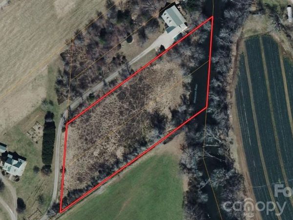 200 Tall Pine Way, Hayesville, NC 28904