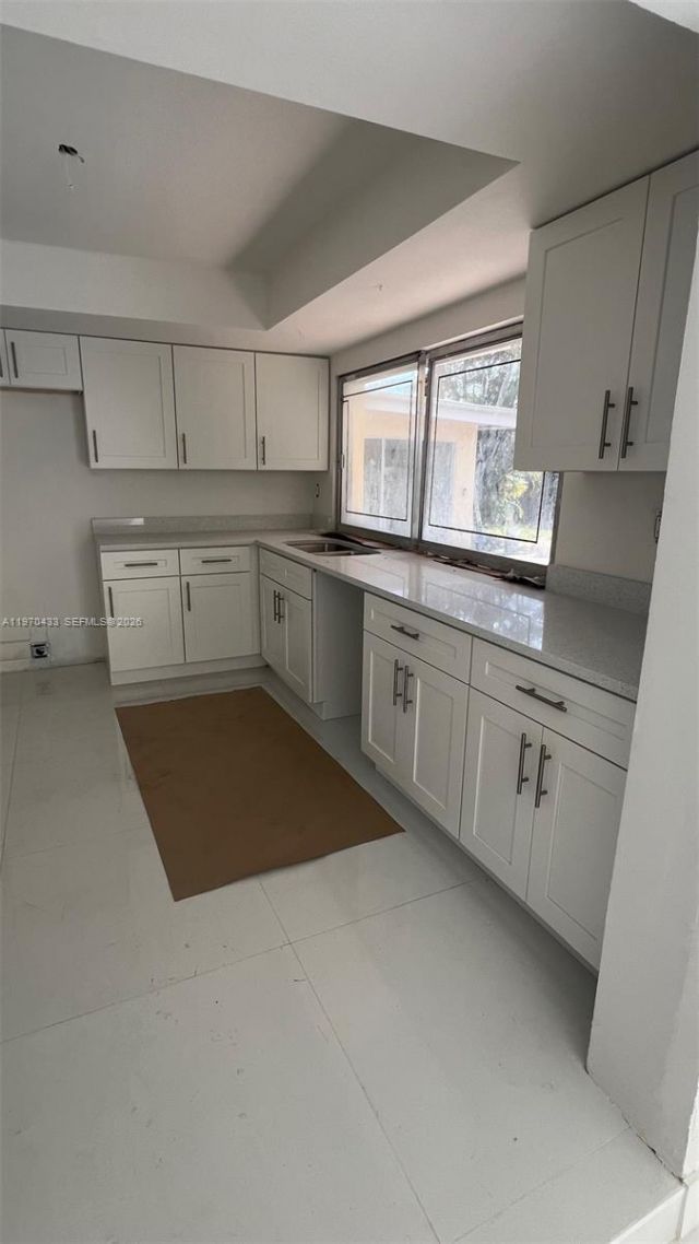 1980 NE 185th Ter, North Miami Beach, FL 33179 Photo