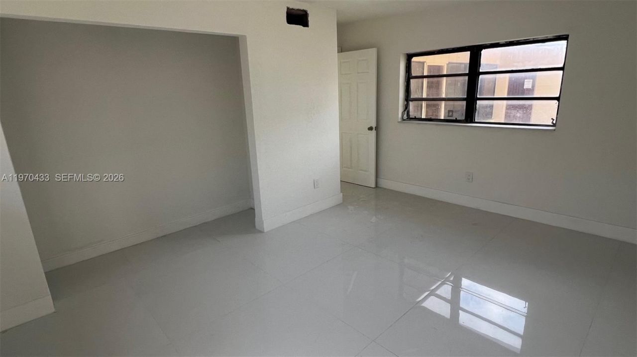 1980 NE 185th Ter, North Miami Beach, FL 33179 Photo
