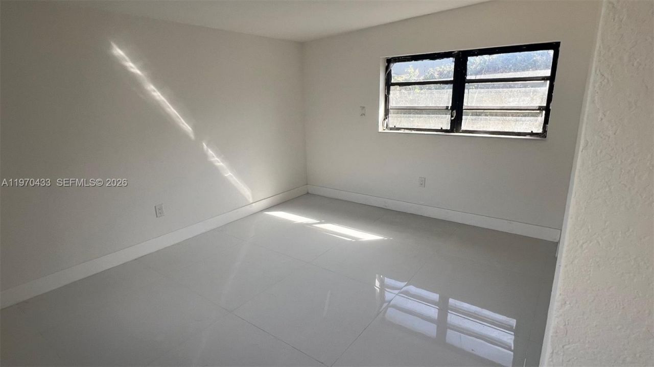 1980 NE 185th Ter, North Miami Beach, FL 33179 Photo