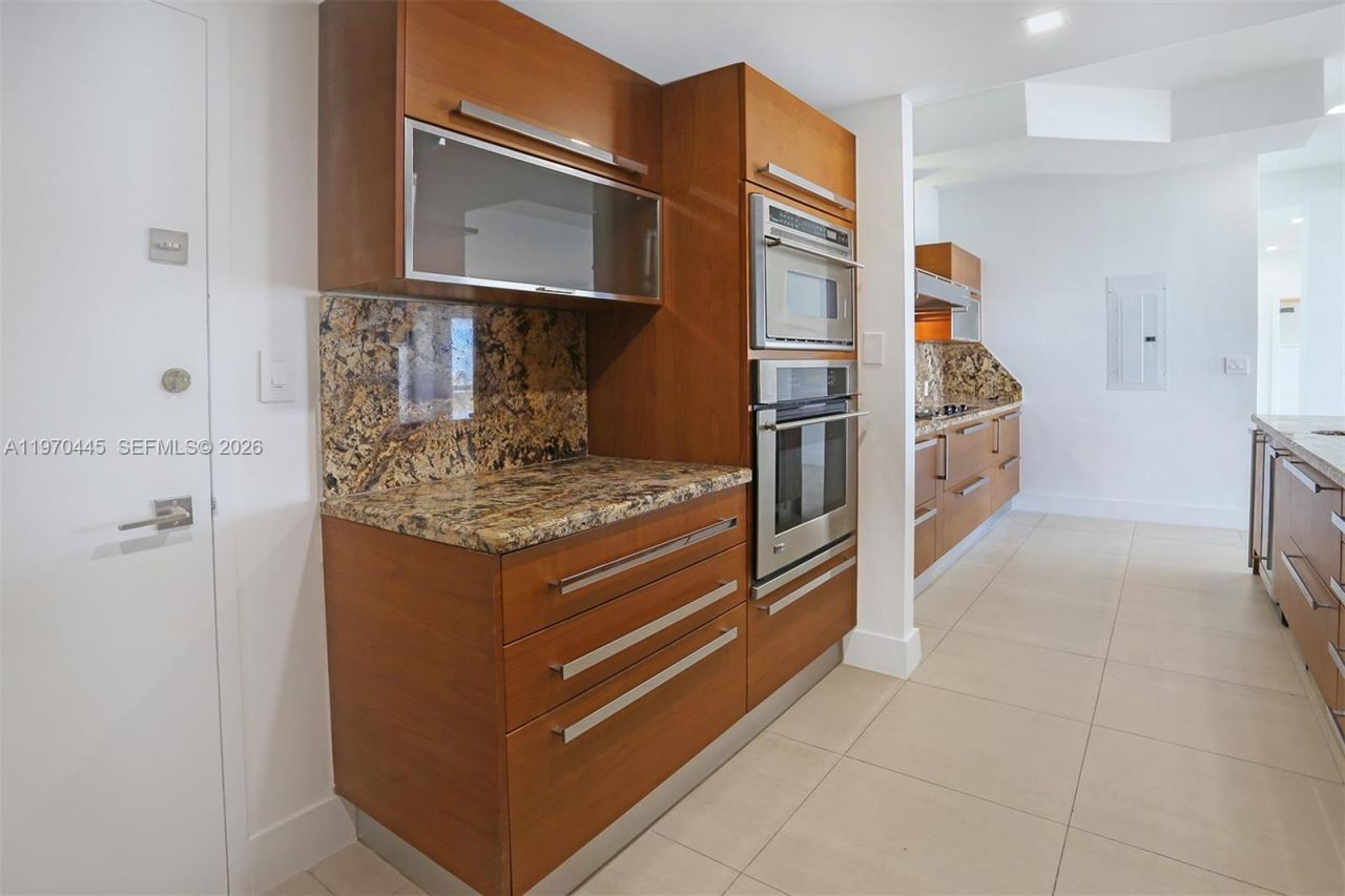 11 Island Ave, Unit PH8, Miami Beach, FL 33139 Photo