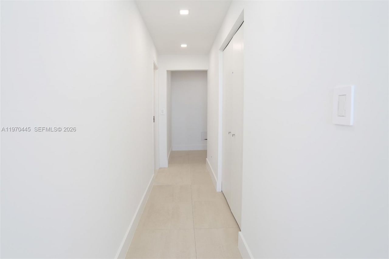 11 Island Ave, Unit PH8, Miami Beach, FL 33139 Photo