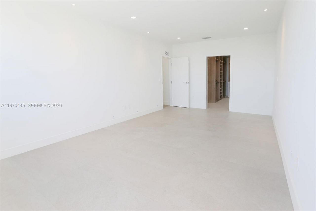 11 Island Ave, Unit PH8, Miami Beach, FL 33139 Photo