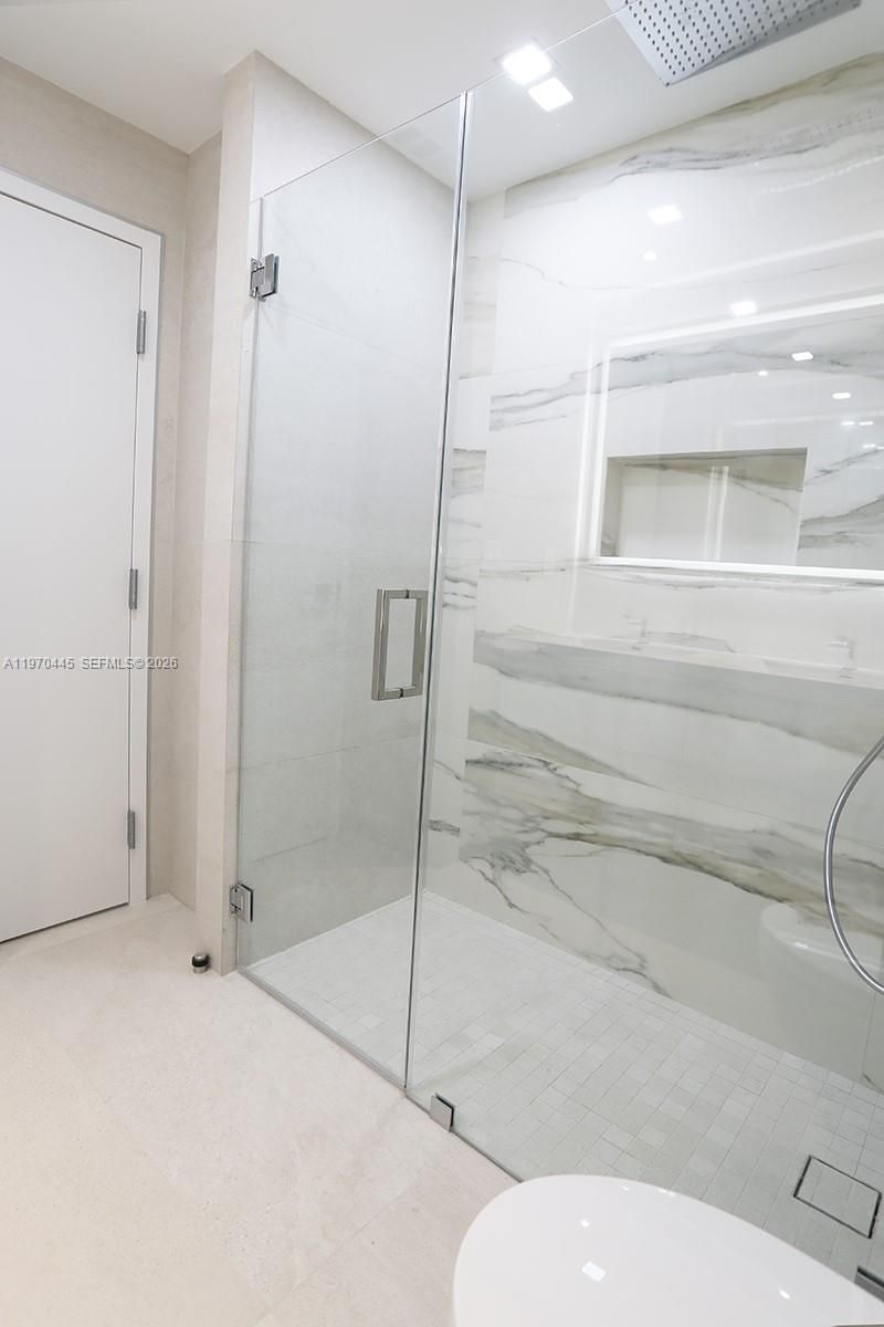 11 Island Ave, Unit PH8, Miami Beach, FL 33139 Photo