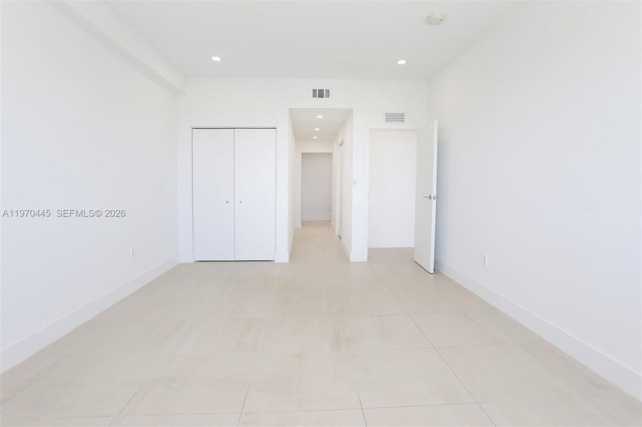 11 Island Ave, Unit PH8, Miami Beach, FL 33139 Photo