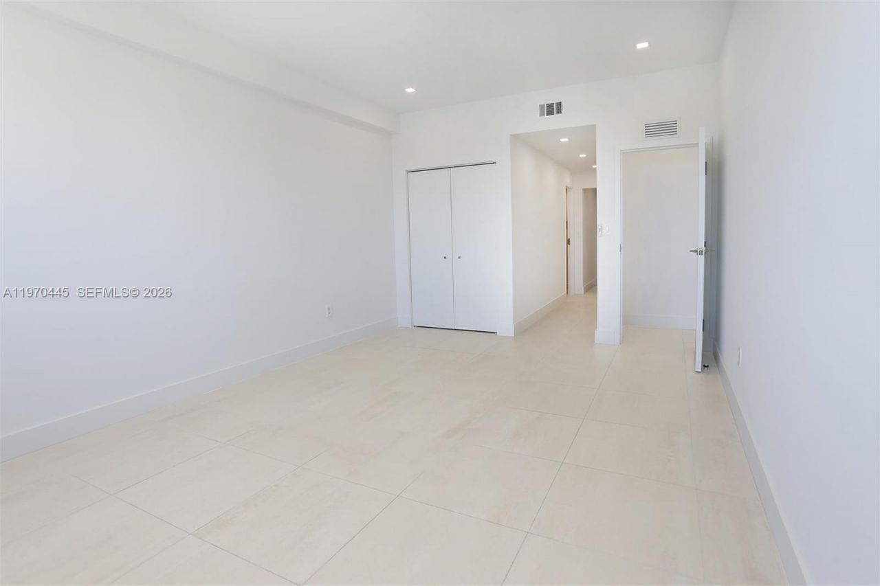 11 Island Ave, Unit PH8, Miami Beach, FL 33139 Photo
