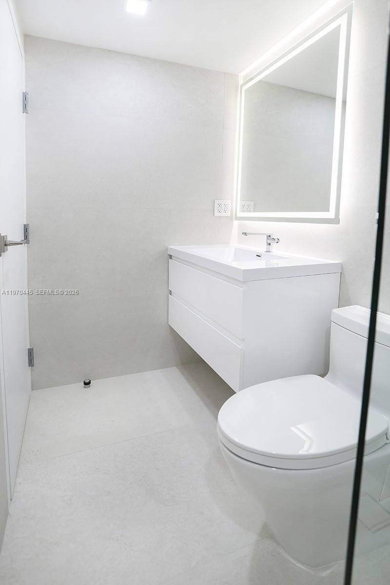 11 Island Ave, Unit PH8, Miami Beach, FL 33139 Photo