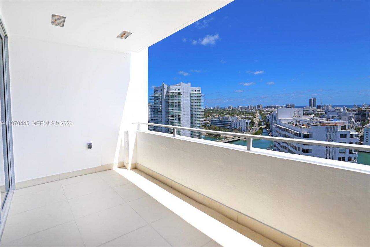 11 Island Ave, Unit PH8, Miami Beach, FL 33139 Photo