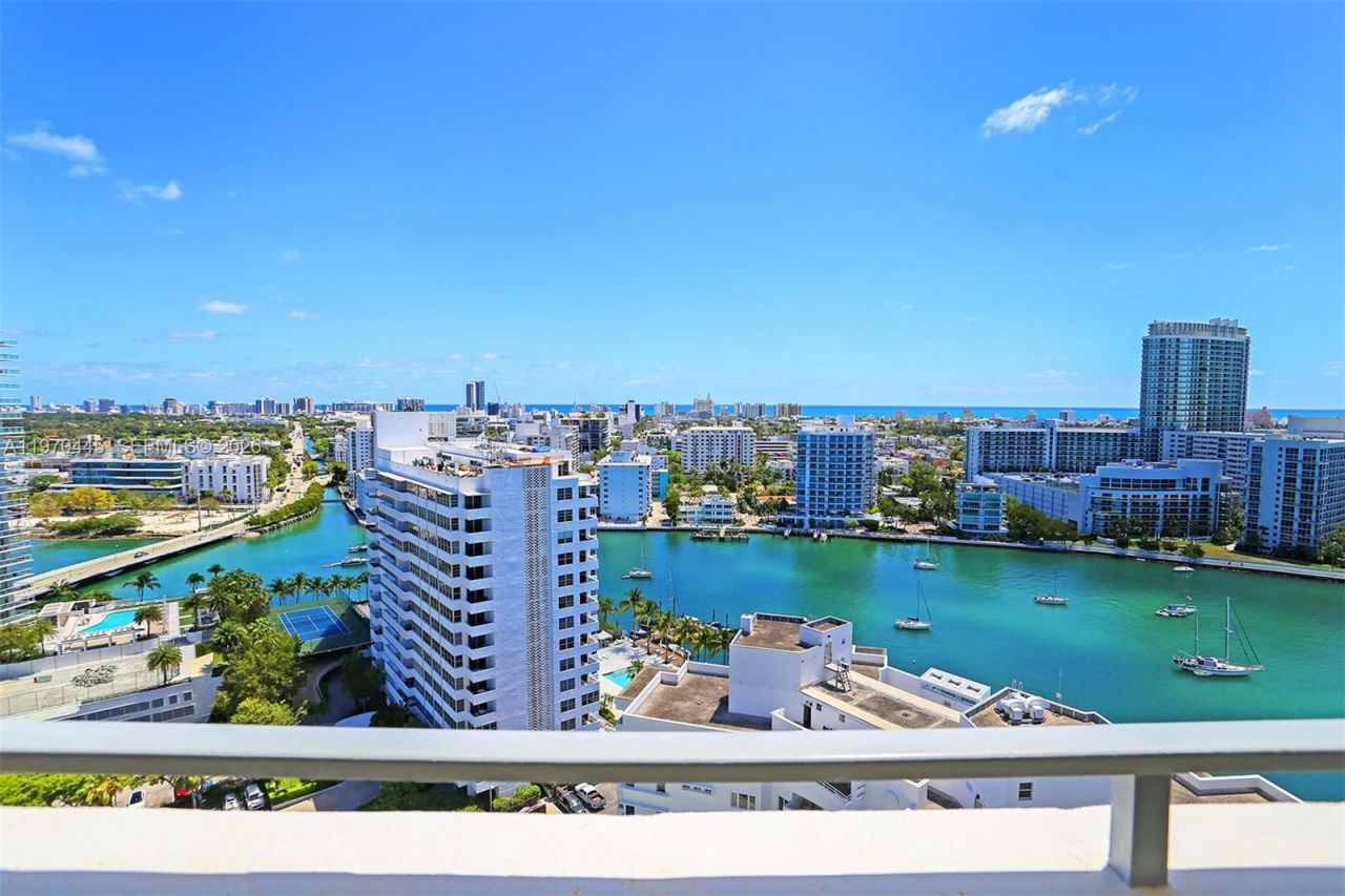 11 Island Ave, Unit PH8, Miami Beach, FL 33139 Photo