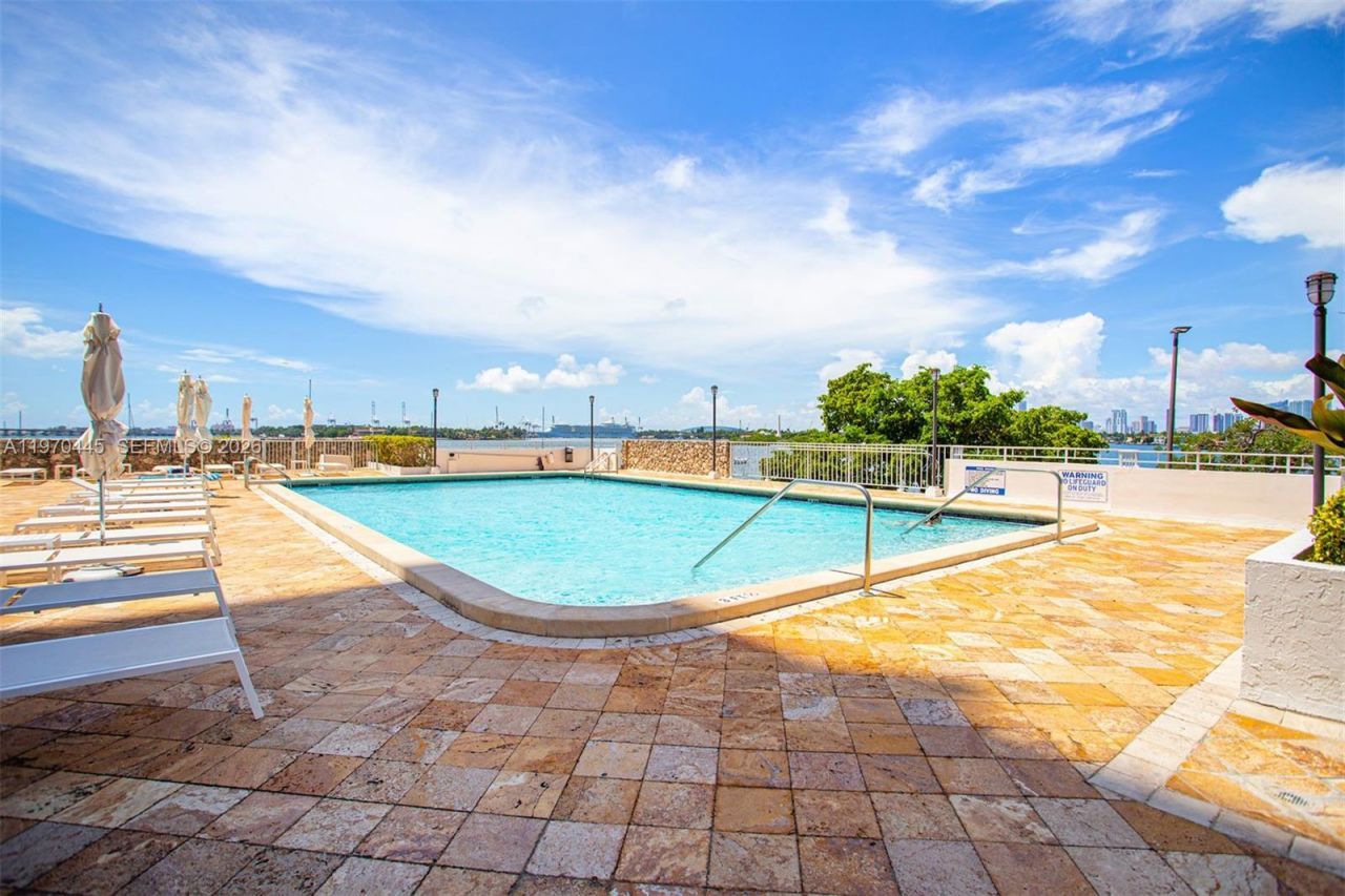 11 Island Ave, Unit PH8, Miami Beach, FL 33139 Photo