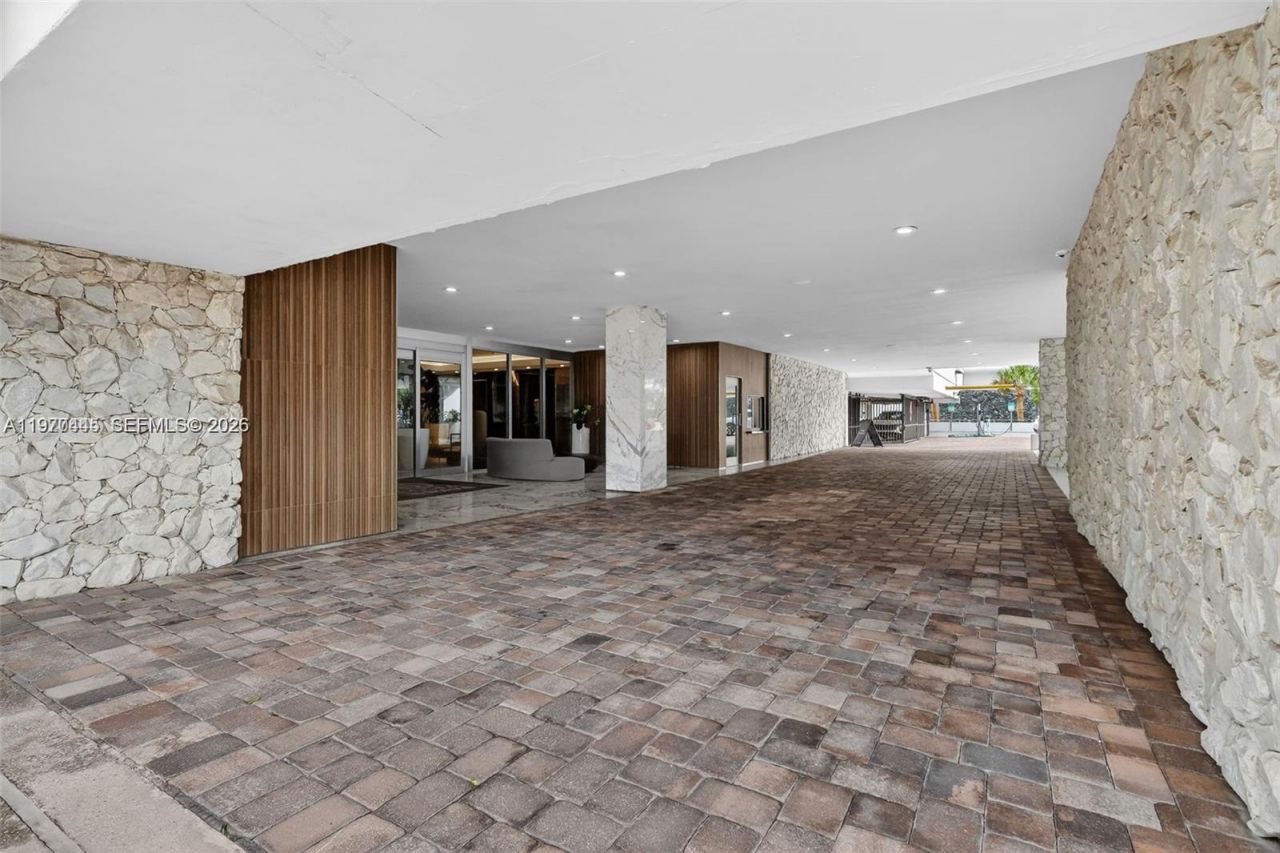 11 Island Ave, Unit PH8, Miami Beach, FL 33139 Photo