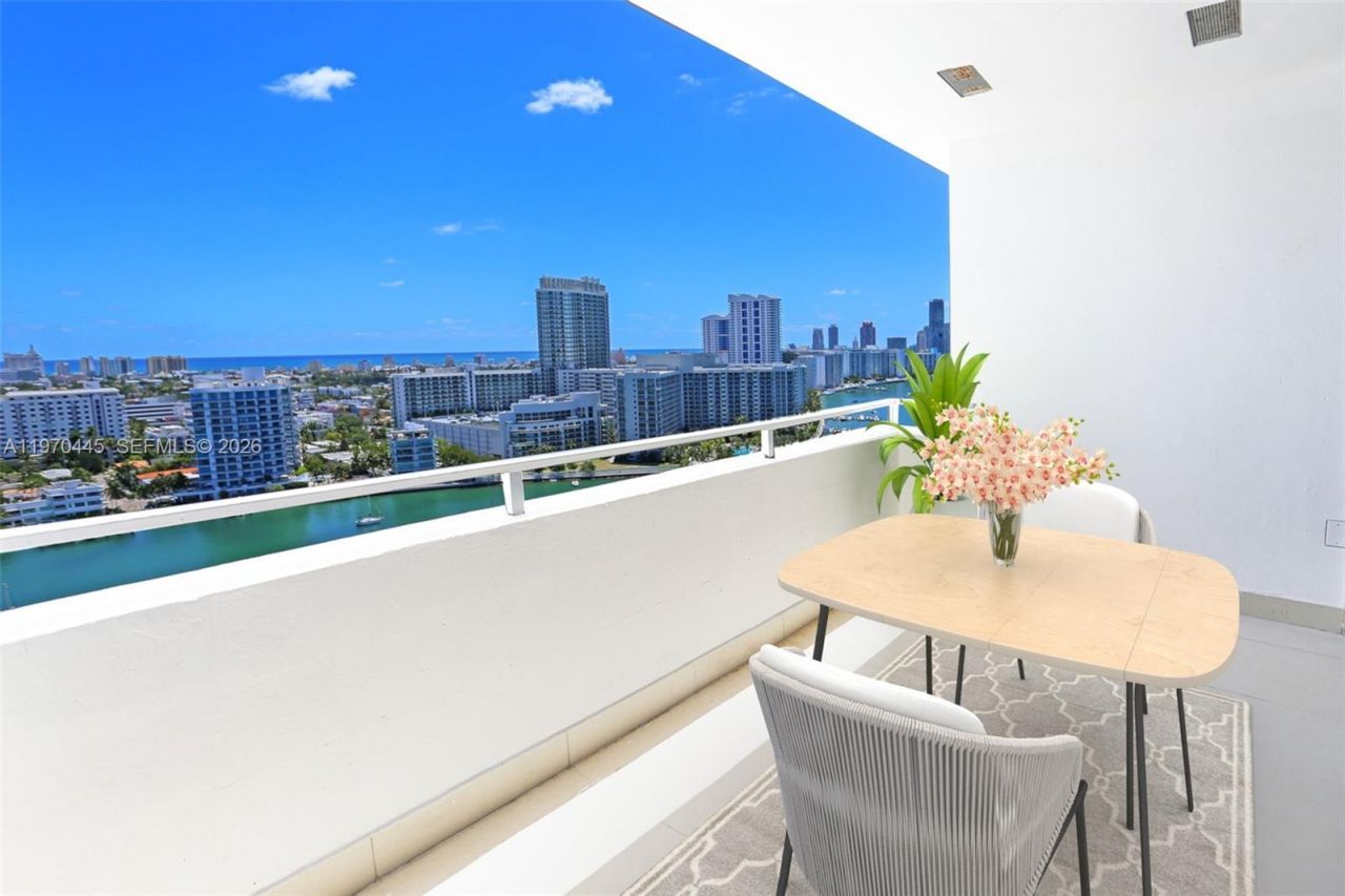 11 Island Ave, Unit PH8, Miami Beach, FL 33139 Photo