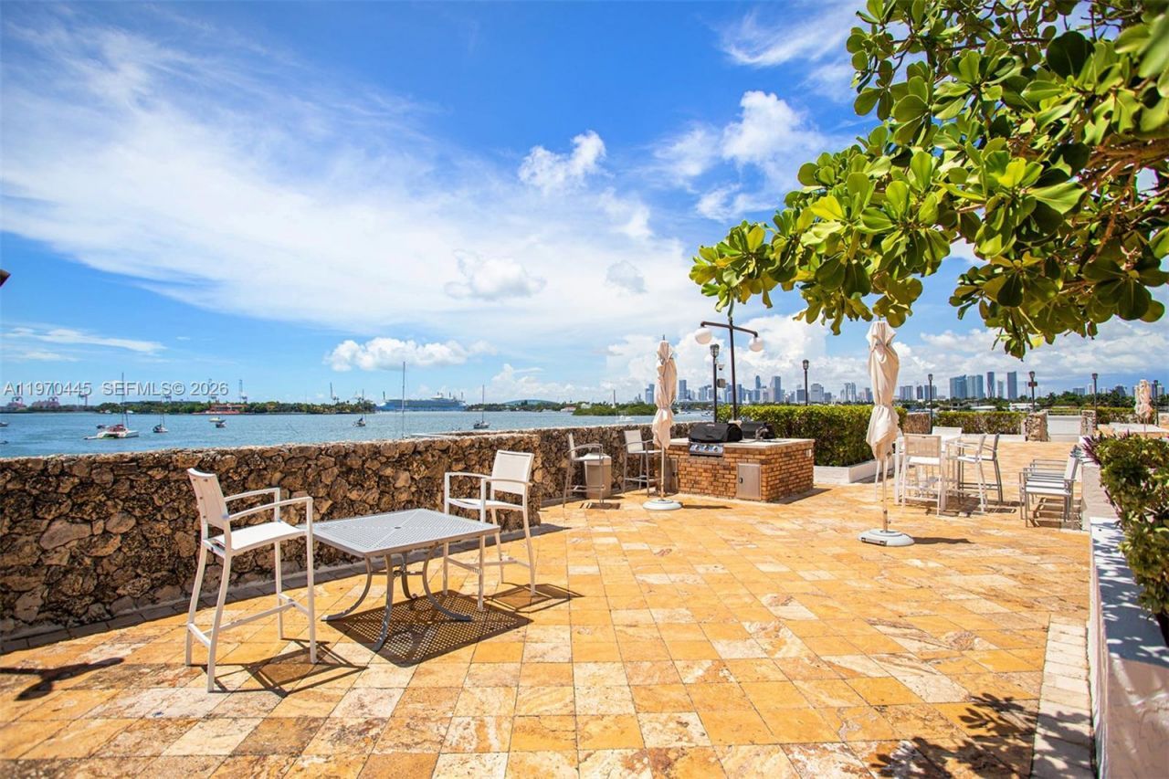 11 Island Ave, Unit PH8, Miami Beach, FL 33139 Photo