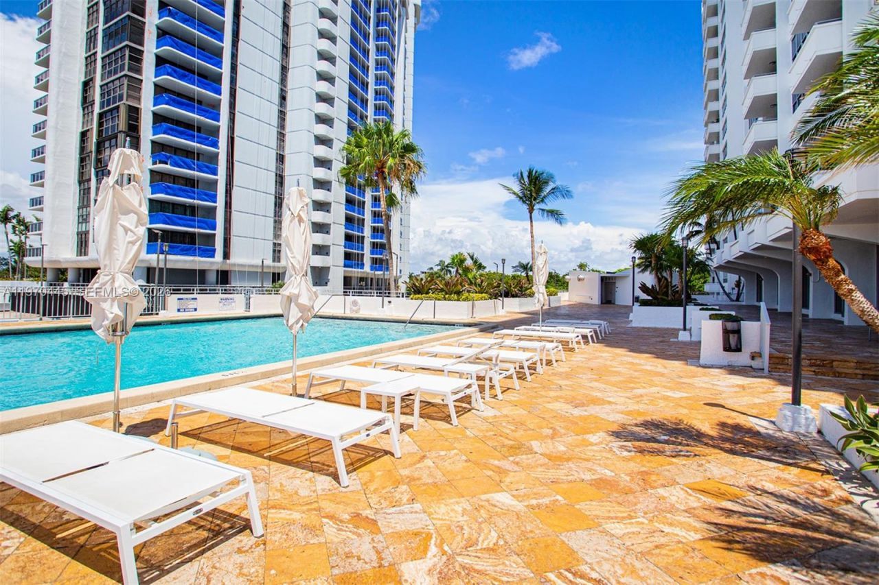 11 Island Ave, Unit PH8, Miami Beach, FL 33139 Photo