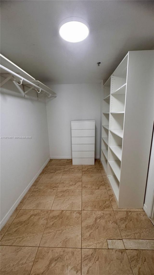 2829 Indian Creek Dr , Unit 509, Miami Beach, FL 33140 Photo