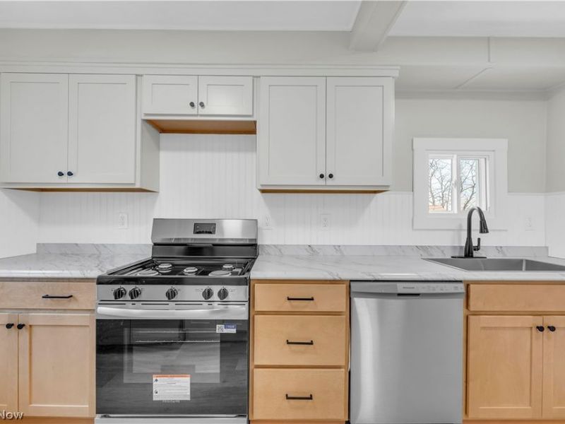 242 Orchard Avenue, Cuyahoga Falls, OH 44221 Photo 6