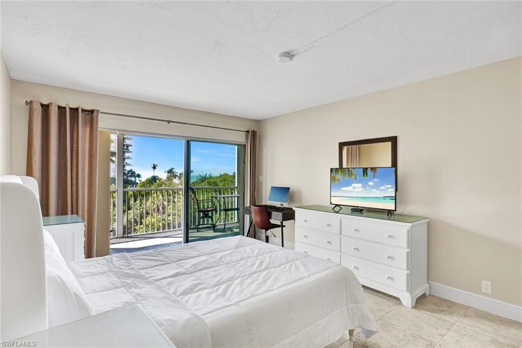 1 Bluebill Ave, Unit 409, Naples, FL 34108 Photo