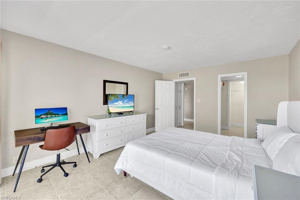 1 Bluebill Ave, Unit 409, Naples, FL 34108 Photo