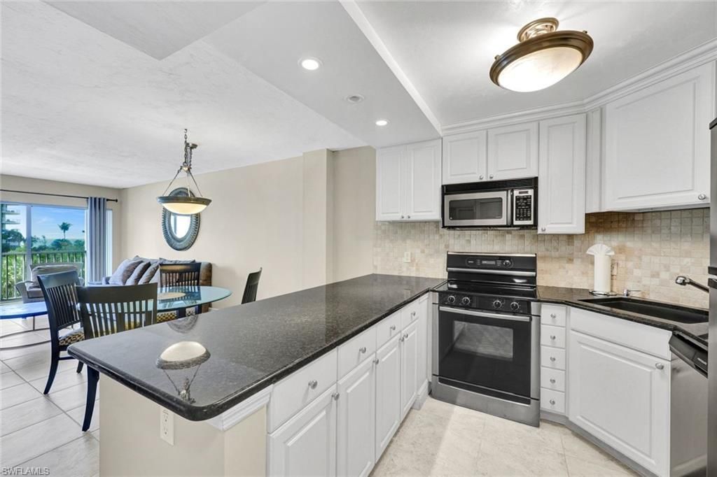 1 Bluebill Ave, Unit 409, Naples, FL 34108 Photo