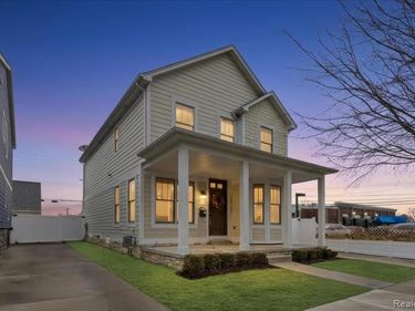 1109 Bennaville Avenue, Birmingham, MI 48009