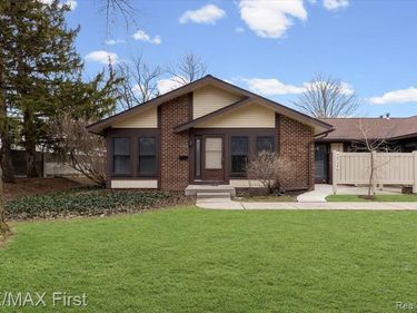 40548 Newport Drive, Plymouth Twp, MI 48170