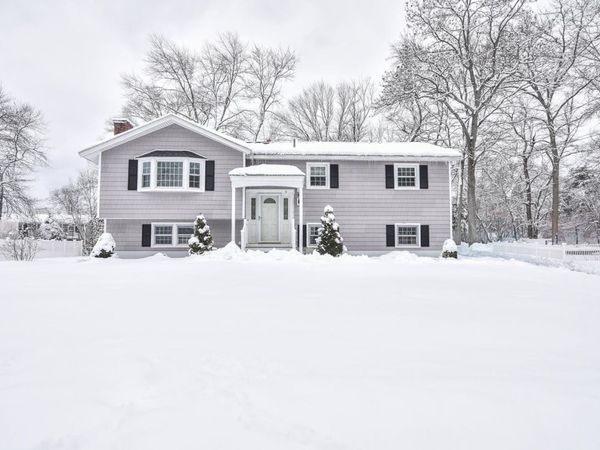 9 Clydesdale Road, Salem, NH 03079