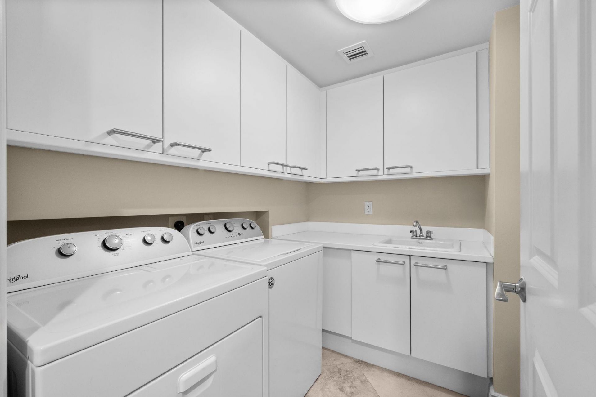 411 N New River Drive, Unit 3403, Fort Lauderdale, FL 33301 Photo