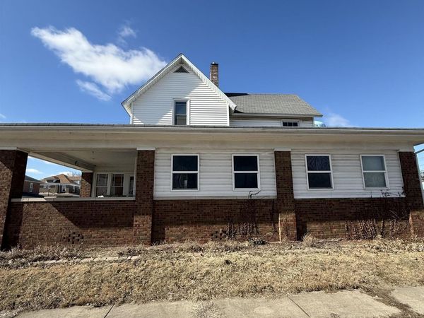 119 E BROADWAY Street, Astoria, IL 61501