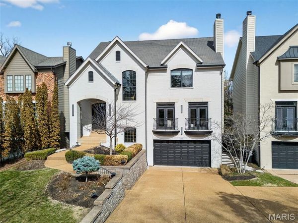 7249 Forsyth Boulevard, St Louis, MO 63105