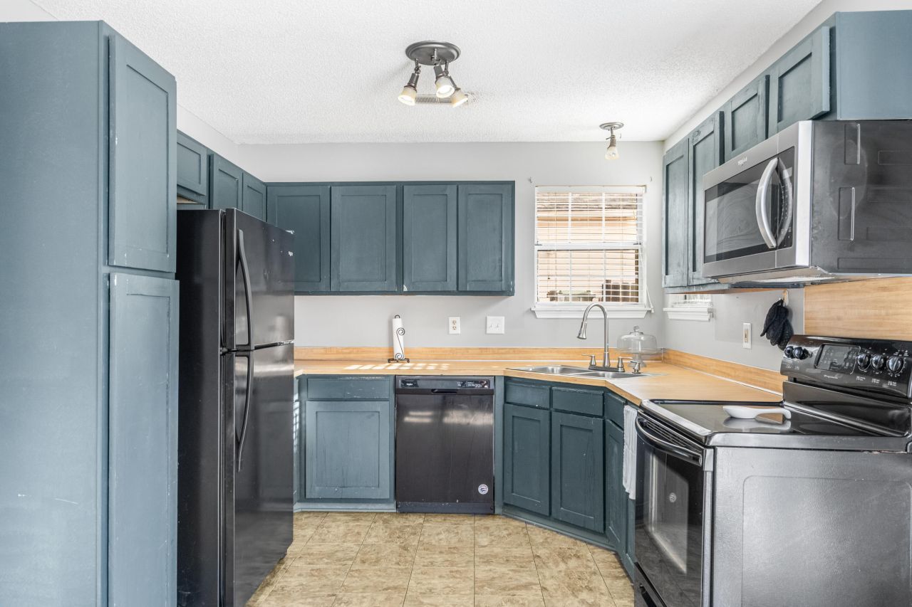 108 Dudley Lane Photo 11