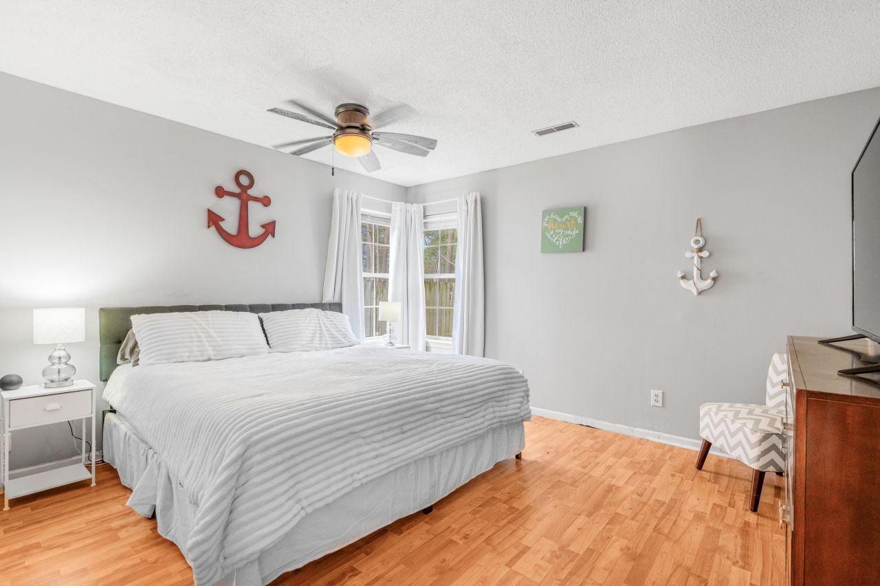 108 Dudley Lane Photo 12