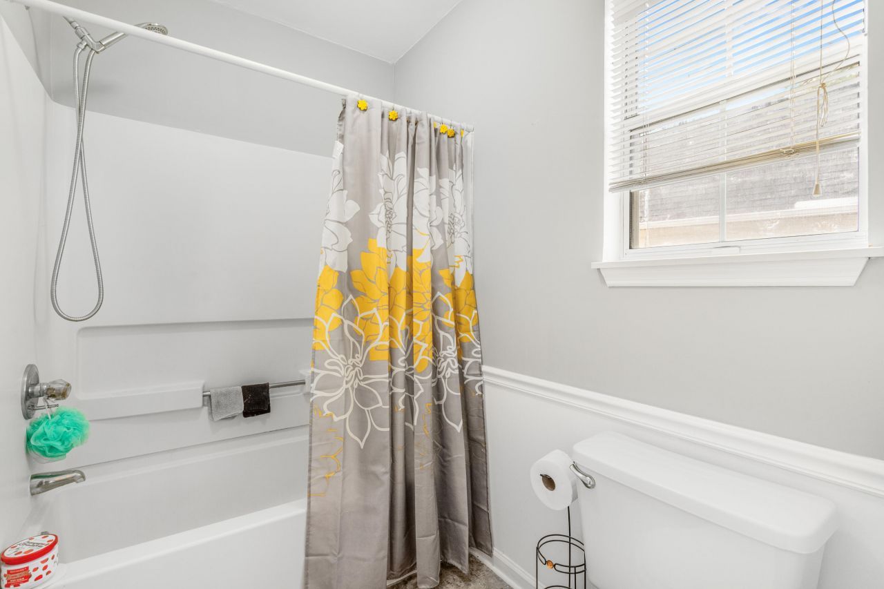 108 Dudley Lane Photo 16