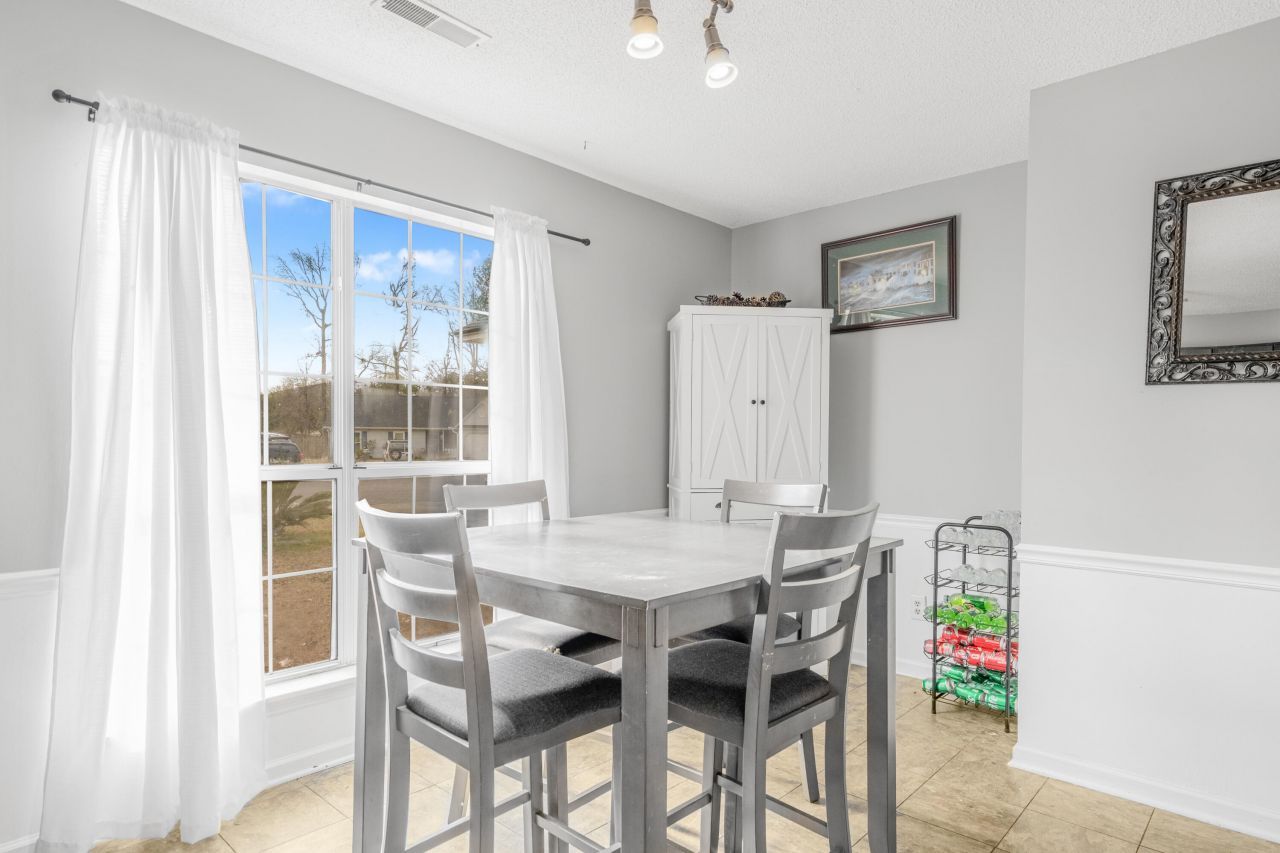 108 Dudley Lane Photo 6