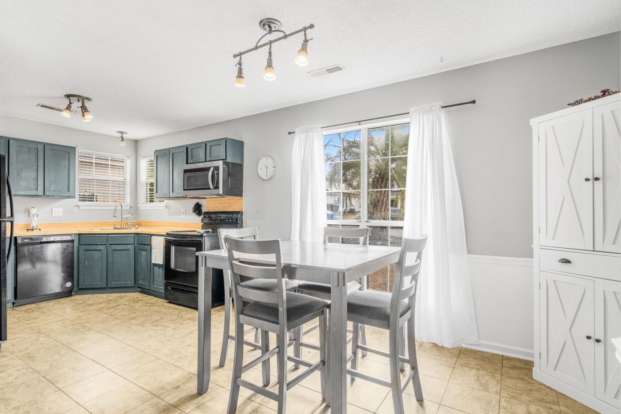 108 Dudley Lane Photo 7