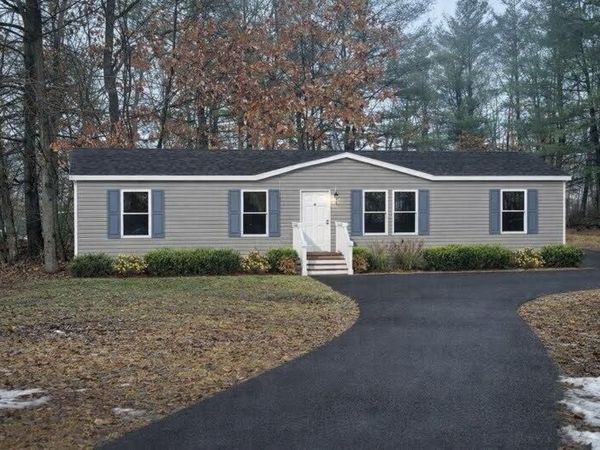 8650 Paw Paw Trail, Howard City, MI 49329