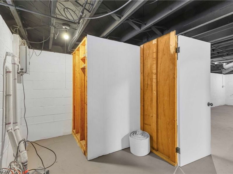 10970 Aaron Drive, Parma, OH 44130 Photo 19