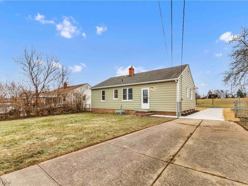 10970 Aaron Drive, Parma, OH 44130 Photo 23