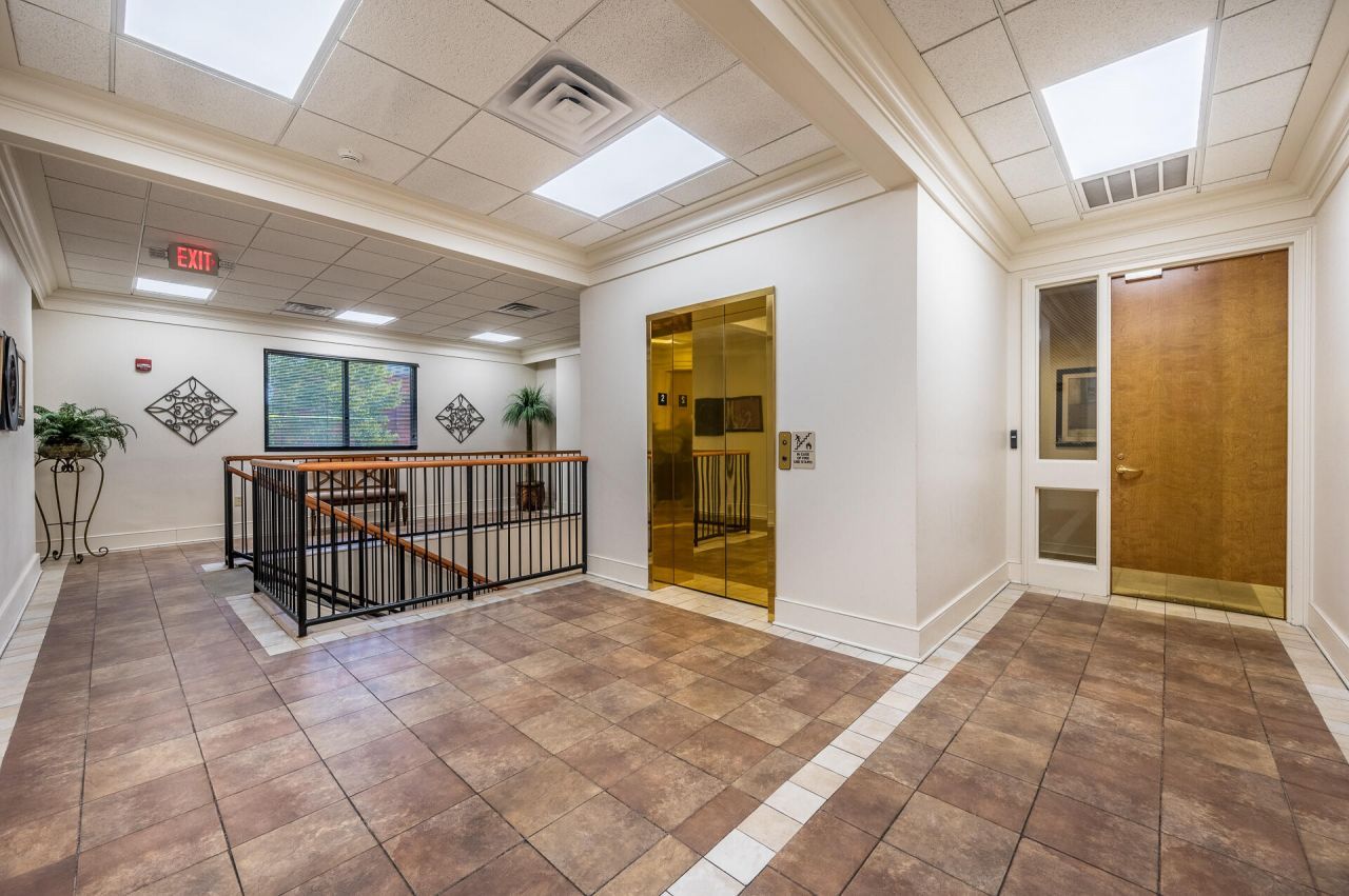 3520 W Montague Avenue Photo 6