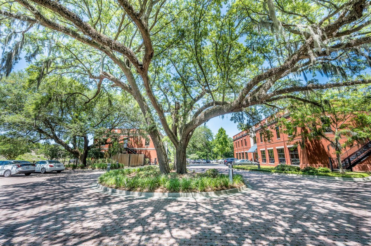 3520 W Montague Avenue Photo 7