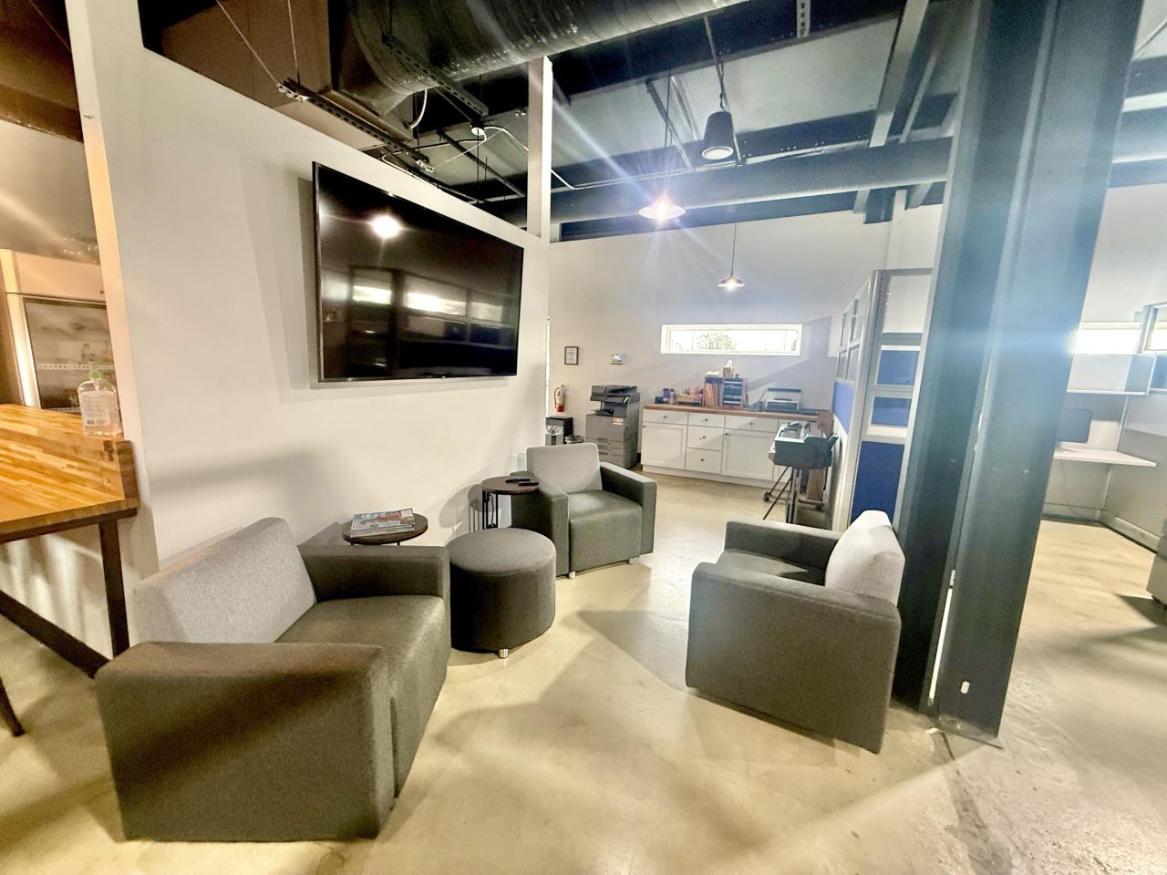 1939 Remount Road  Photo 10