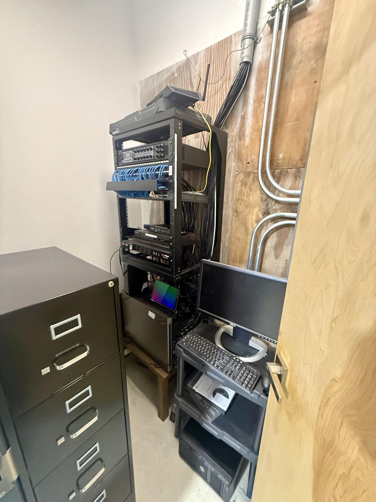 1939 Remount Road  Photo 19