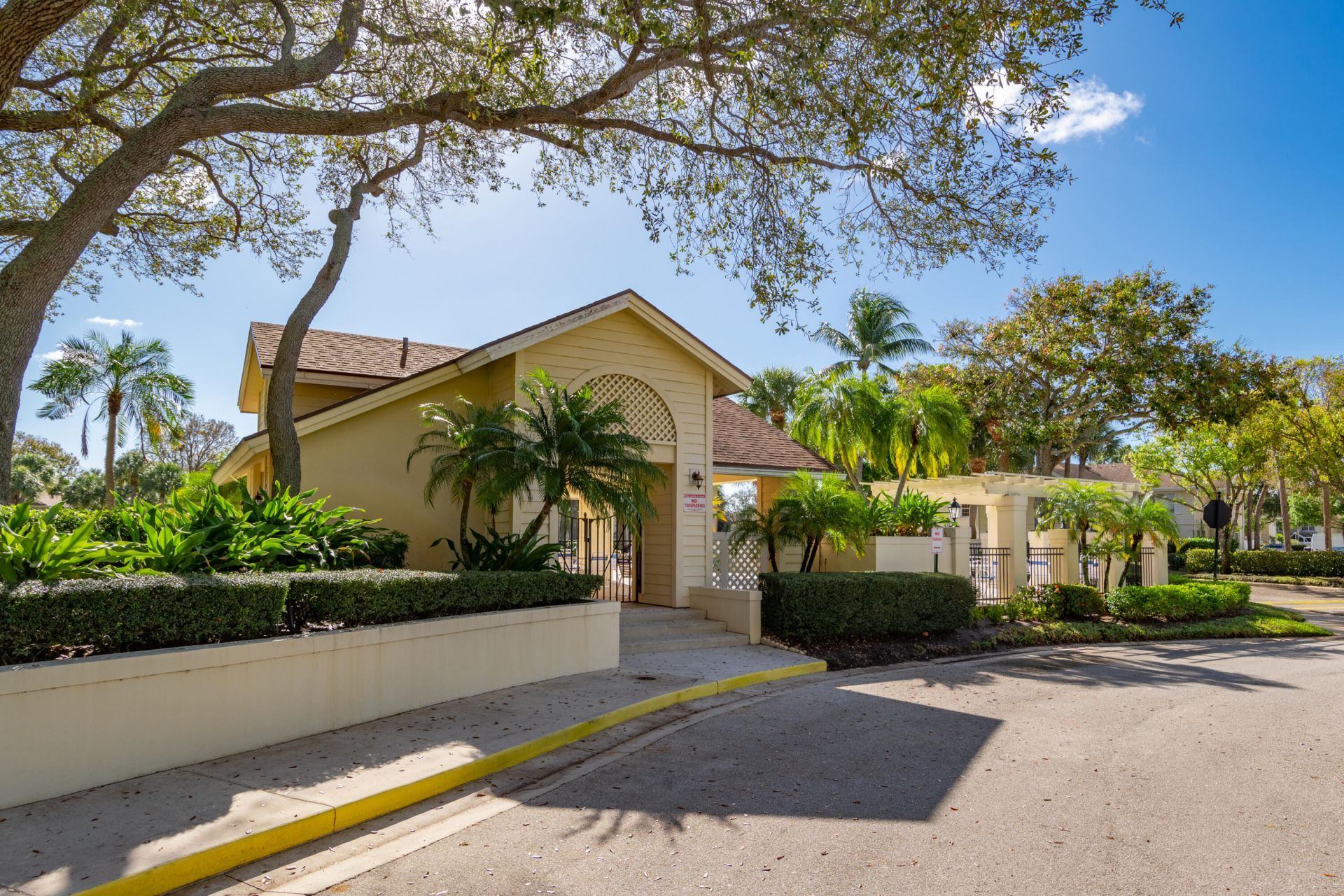 8146 Bridgewater Court, Unit 46d, Lake Clarke Shores, FL 33406 Photo