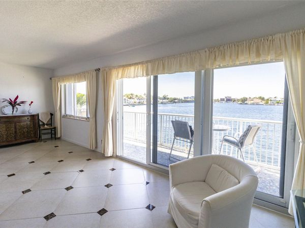 1201 S Riverside Drive, Unit 206, Pompano Beach, FL 33062